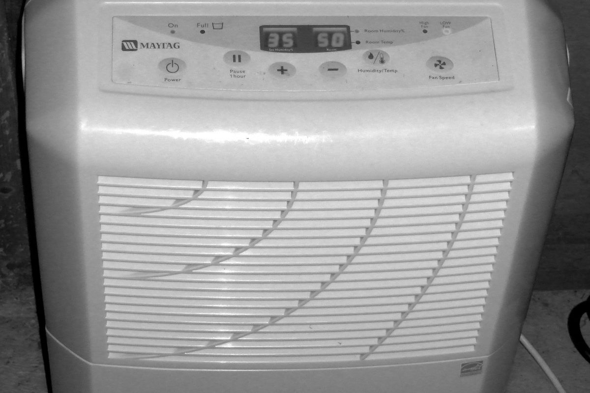 The Benefits of Having a Dehumidifier in Your Home